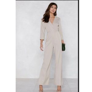 NEVER WORN NASTY GAL OFF WHITE JUMPSUIT SIZE 8